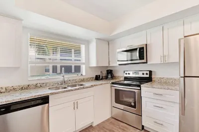 3236 NE 11th Street #5 1