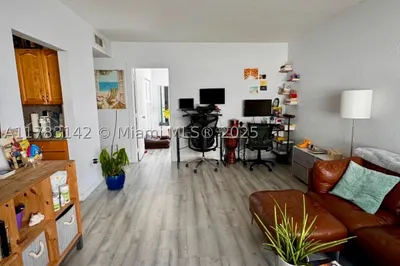 344 Meridian Ave #4B 1