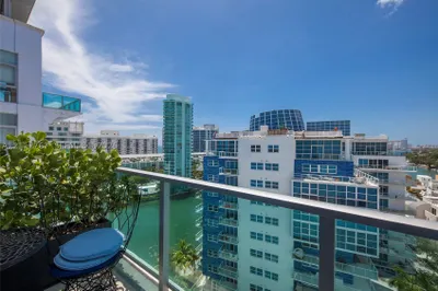 201 Aqua Ave #1004 1