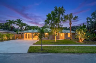 1045 Coral Drive 1