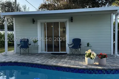 914 N Ocean Breeze #1 1