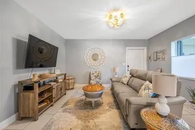 Hollywood Residential 1
