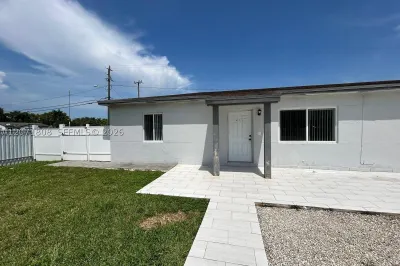 821 NW 1st Ave #B 1