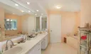 255 Harbor Dr Photo