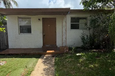 3411 NW 9th Court 1