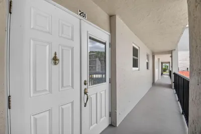 3425 Via Poinciana #201 1