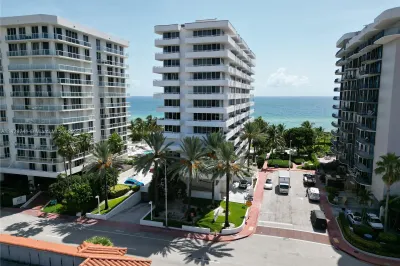 8911 Collins Ave #702 1