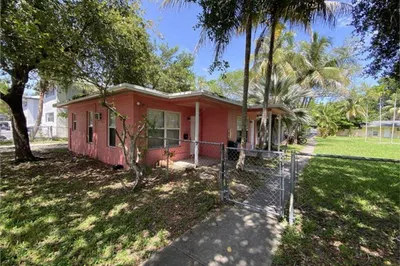 1822 N Dixie Highway #5 1