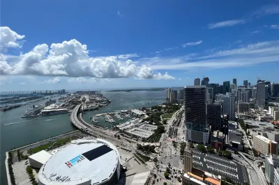 888 Biscayne Blvd #5704 1