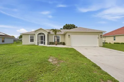 453 SW Columbus Drive 1