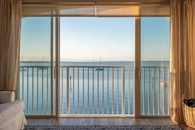 30 HARBOUR ISLE Drive W #305 1