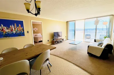 18031 Biscayne Blvd #803-3 1