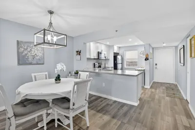 3910 Inverrary Boulevard #802b 1