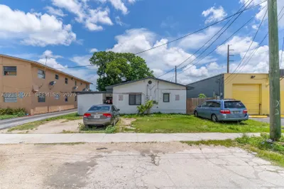 725 SW 1st Ave 1