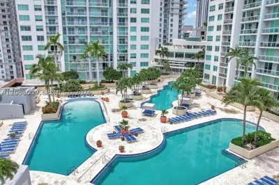 244 Biscayne Blvd #440 1