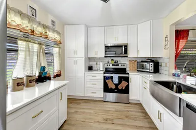 1751 Palmland Drive 1