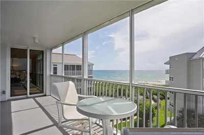 669 NE Plantation Road #403