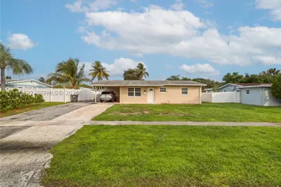 3351 Florida Blvd 1