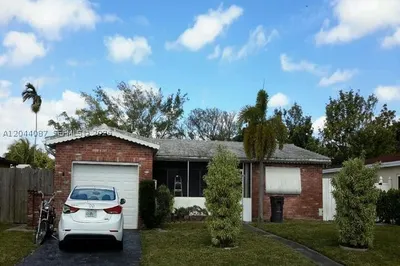 4721 NW 41st Pl 1