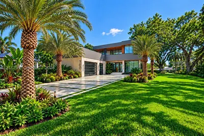 700 SW 12th Ave 1