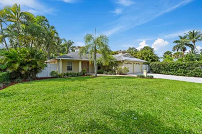 815 SW Rustic Circle 1