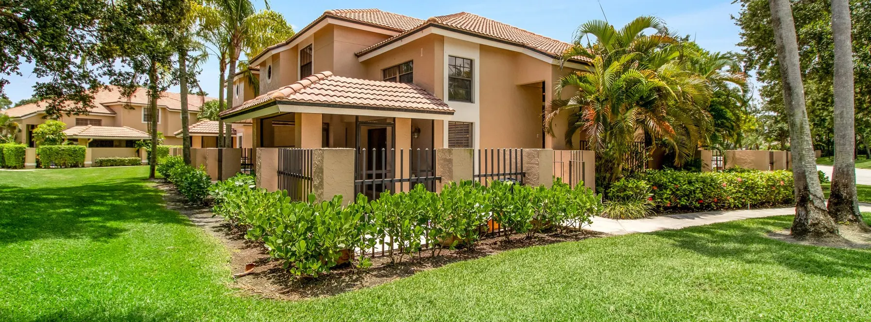 Just Listed | Pretty in Prestwick Chase | 360 Prestwick Circle #1