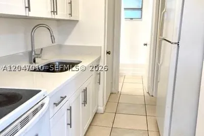 1204 NE 5th Ave #3 1