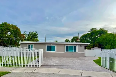 4580 SW 39th St 1