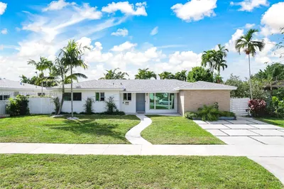 19444 NE 19th Pl 1