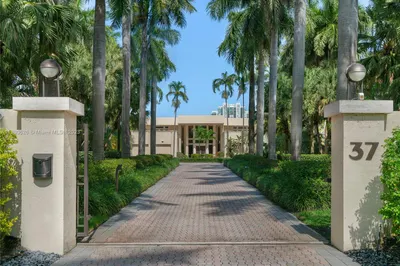 37 Star Island Dr 1
