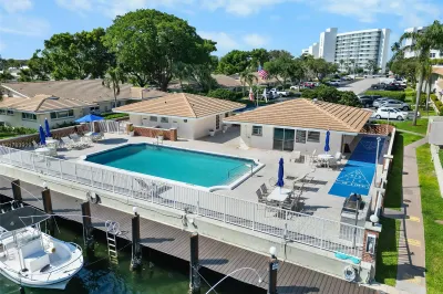 Intercostal deck / pool