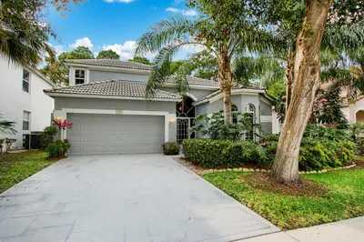 443 Woodview Circle 1