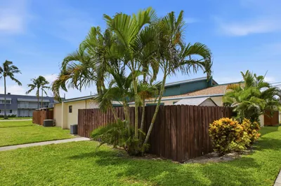 1110 Manor Drive 1