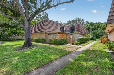114 1st Ln 1