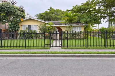 298 NW 48th St 1