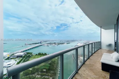 888 Biscayne Blvd #4712 1