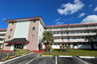 4140 NW 44th Avenue #108 1