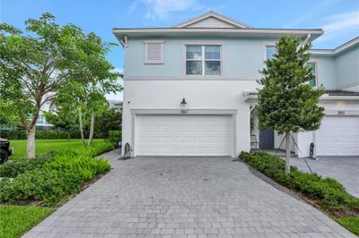 1867 Spoonbill Court 1
