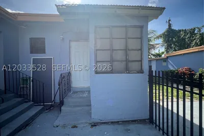1060 NW 116th St #4 1