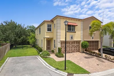 2134 Sabal Tree Court 1