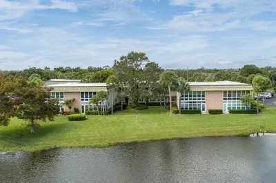 40 VISTA GARDENS Trail #201 1