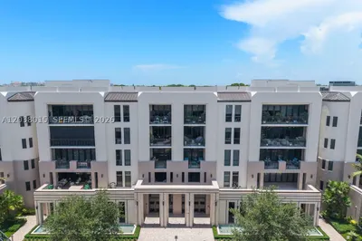 718 Valencia Ave #403 1