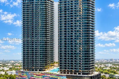 45 SW 9th St #2504 1