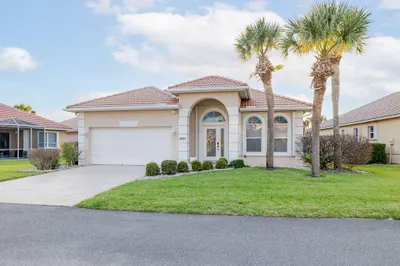 585 NW Lambrusco Drive 1