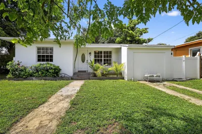 40 NW 68th St 1