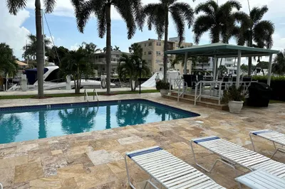 3200 NE 29th Street #101 1