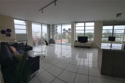 7800 Carlyle Ave #5D 1