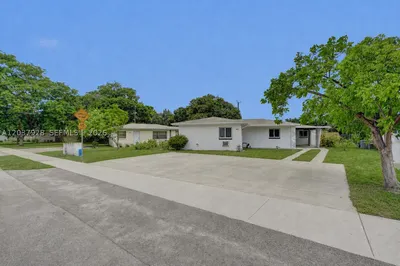 2343 NW 28th St 1