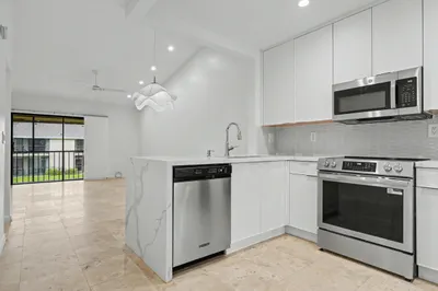 3939 NE 5th Avenue #A201 1
