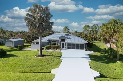549 SE Cliff Road 1